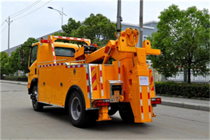 阿里高速路拖车费