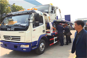 阿里汽车道路救援拖车价格